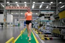 马拉松网红黑猫,网红猫咪的赛道传奇
