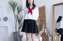 学生制服美女,制服美女生动演绎校园时尚魅力”