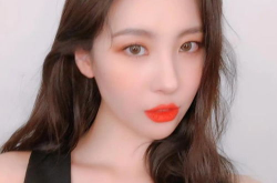 韩国最漂亮的女爱豆,颜值与实力并存的璀璨之星
